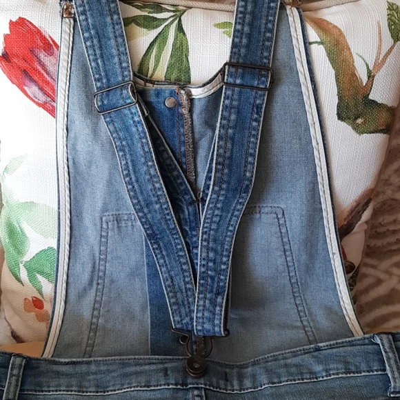 Free people overall short. - Picture 4 of 5